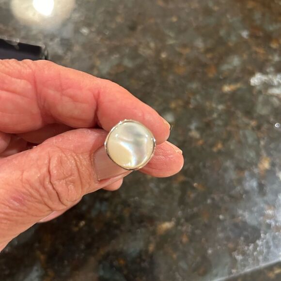 Men’s Ox and Bull , mother of pearl stainless cufflinks - Picture 3 of 7